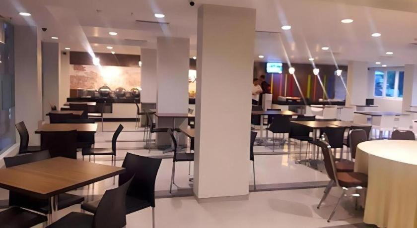 Amaris Hotel Ambon Extérieur photo
