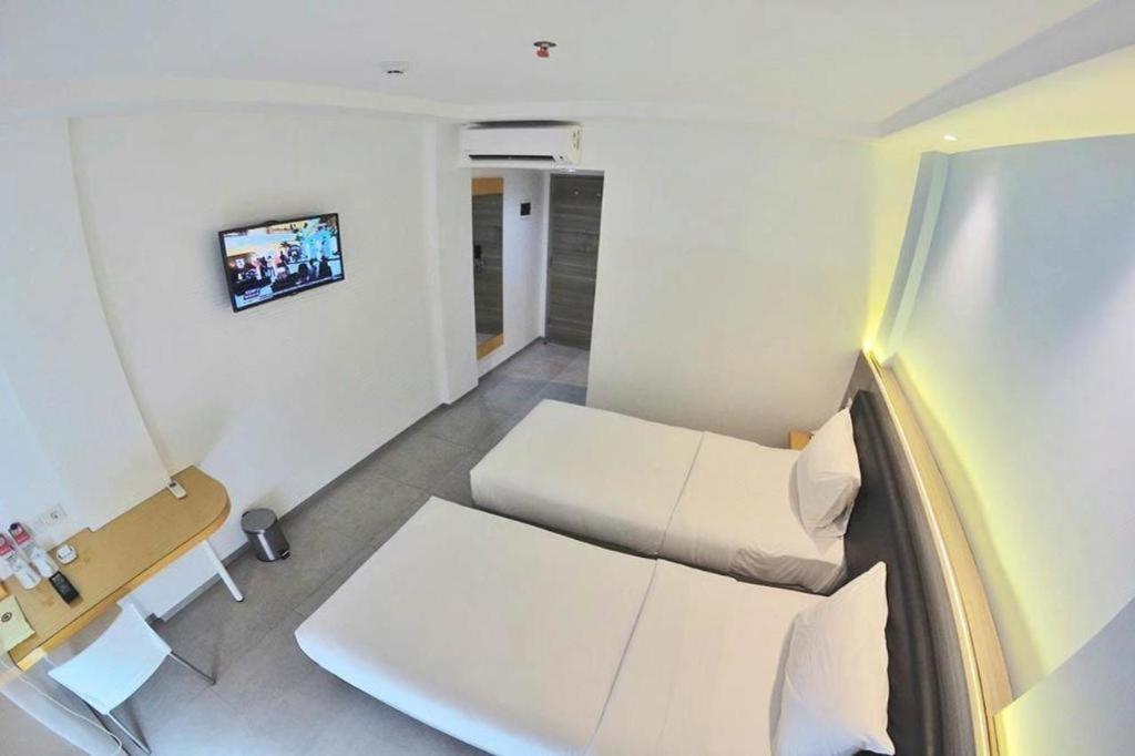 Amaris Hotel Ambon Extérieur photo