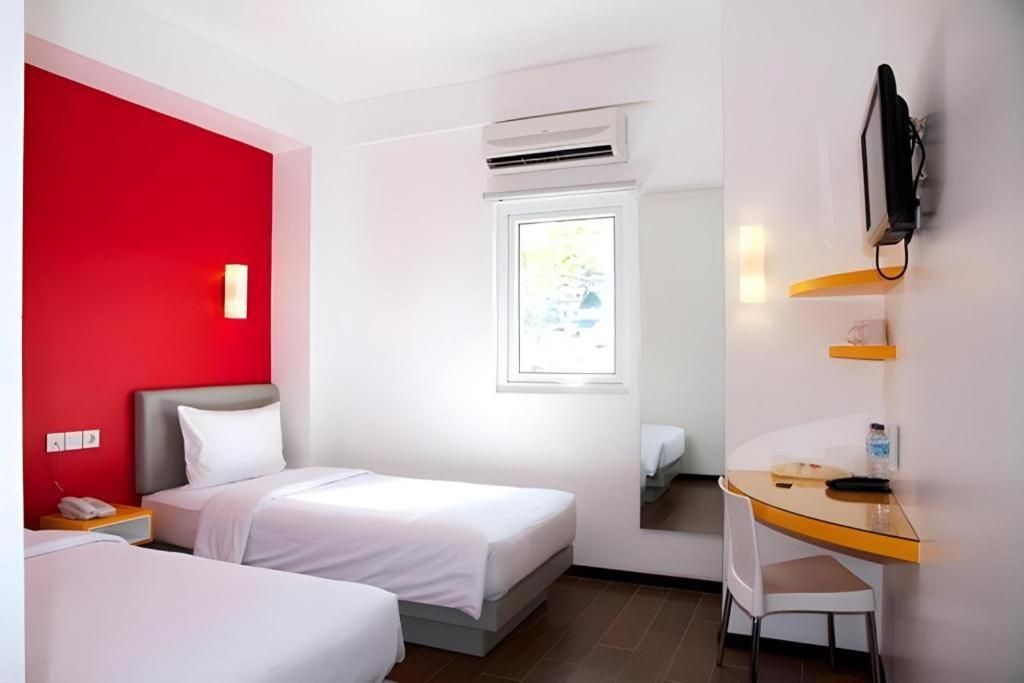 Amaris Hotel Ambon Extérieur photo