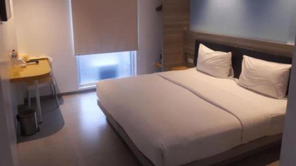 Amaris Hotel Ambon Extérieur photo